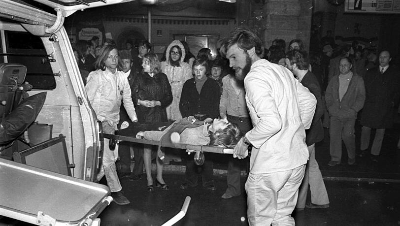 Der Schwerverletzte auf dem AZ-Foto von 1973 ist Peter Lang. Der Schwerverletzte auf dem AZ-Foto von 1973 ist Peter Lang.
