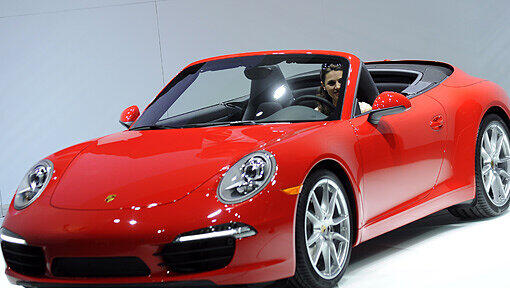 Das neue Maß für sportliches Offenfahren: Das Porsche 911 Carrera Cabriolet. Das neue Maß für sportliches Offenfahren: Das Porsche 911 Carrera Cabriolet.