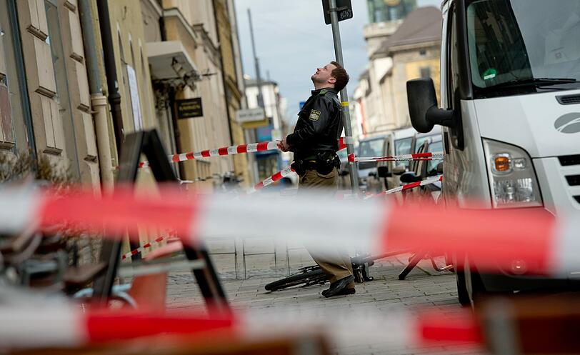 In München gab es wegen herumfliegender Dachschindeln reihenweise Straßensperrungen.