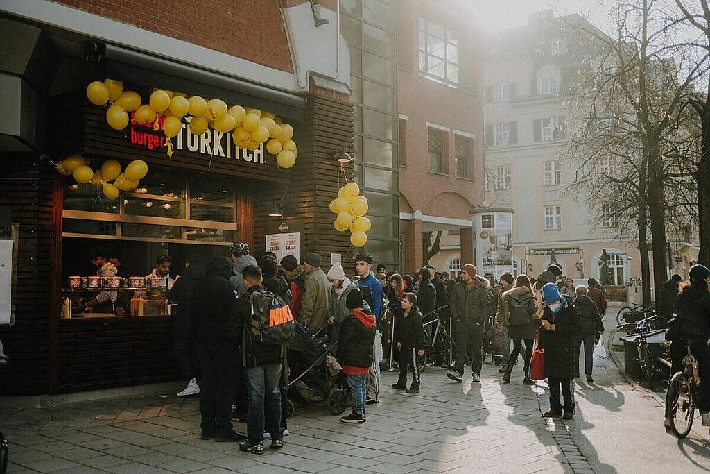 Smash Burger" von Türkitch: Der neue Renner am Rotkreuzplatz | Abendzeitung München