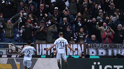 Der FC St. Pauli sicherte sich bei Hannover 96 drei wichtige Punkte im Kampf um den Bundesliga-Aufstieg.