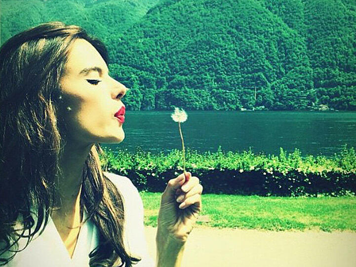 Alessandra Ambrosio: Das Model ist immer top gestylt, auch im Sommer