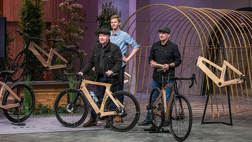 Joey Kelly (l.) stellt gemeinsam mit den Gründern "MyEsel" vor.