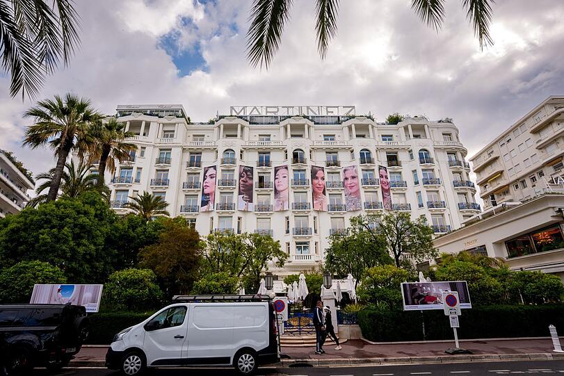 Das Hotel Martinez während der Vorbereitungen für die 79. Internationalen Filmfestspiele. Das Hotel Martinez während der Vorbereitungen für die 79. Internationalen Filmfestspiele.