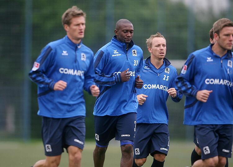 Die Löwen legen sich in Maria Taferl ordentlich ins Zeug: Bankdrücken, Übungen am Gummiseil, Lauftraining - die Bilder aus dem Trainingslager.