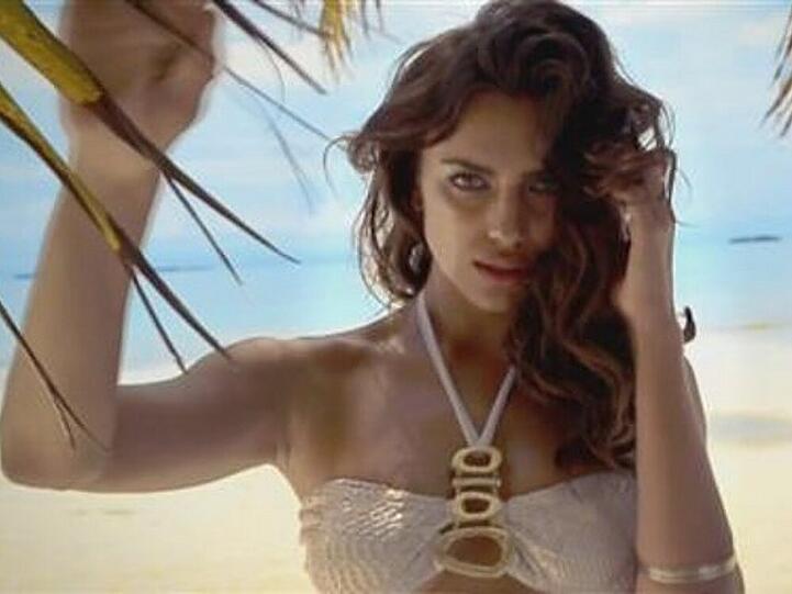 Sexy Outfit vor malerischer Kulisse: Irina Shayk präsentiert ihre Bikini-Kollektion