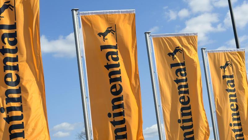 Flaggen der Continental AG wehen auf dem Contidrom-Gelände. Flaggen der Continental AG wehen auf dem Contidrom-Gelände.