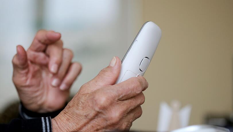 Wieder haben sich Telefonbetrüger eine neue Masche einfallen lassen. (Symbolbild)