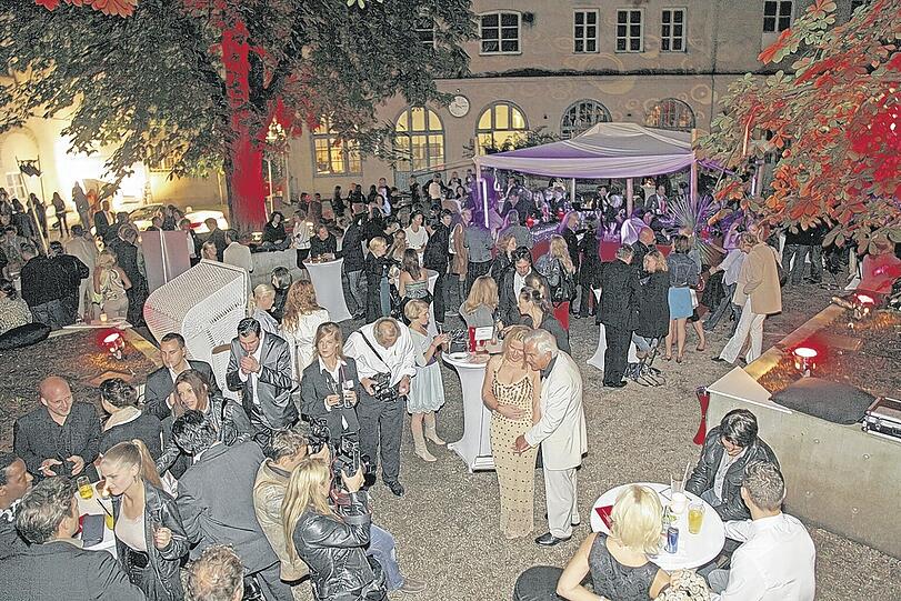 Sehen und gesehen werden: Ebenso wichtig wie die Filme sind die Partys danach: Hier feiert sich die Branche &ndash; und achtet darauf, im richtigen Licht zu erscheinen. F.: Klaus Primke