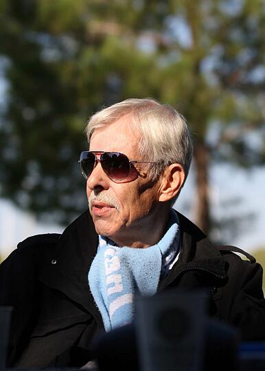 "Ideale Bedingungen": Die Löwen rennen über den Rasen in Belek und Dieter Schneider schaut cool mit Sonnebrille zu. Die besten Bilder vom Trainingslager