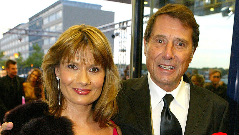 "Sterben ist ein Teil des Lebens, aber es bleibt immer eine Amputation": Sänger Udo Jürgens mit seiner Tochter Jenny beim Fernsehpreis 2004.