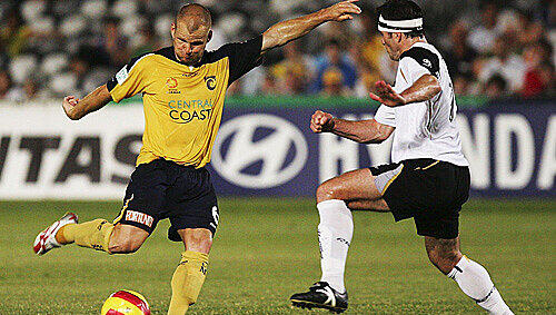 Andre Gumprecht (l.) für die Central Coast Mariners am Ball – nach seinem Skandal wohl nicht mehr lange. Andre Gumprecht (l.) für die Central Coast Mariners am Ball – nach seinem Skandal wohl nicht mehr lange.