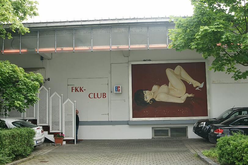 ...ist ein erster Kontaktbereich im Club.