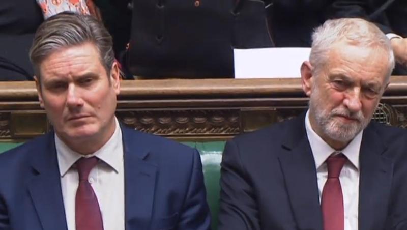 Sie wollen Neuwahlen: Labour-Parteichef Jeremy Corbyn (r.) und Keir Starmer, Labour-Schattenminister für den Austritt aus der EU. Sie wollen Neuwahlen: Labour-Parteichef Jeremy Corbyn (r.) und Keir Starmer, Labour-Schattenminister für den Austritt aus der EU.