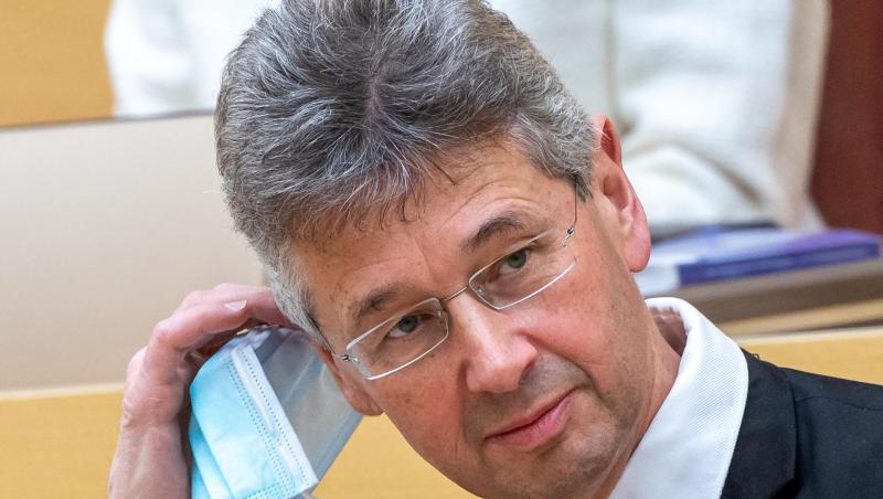 Michael Piazolo (Freie Wähler), Kultusminister von Bayern. Michael Piazolo (Freie Wähler), Kultusminister von Bayern.
