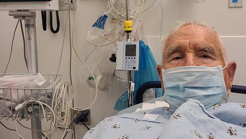 Dieses Foto schickte Prinz Frederic von Anhalt der AZ aus dem Krankenhaus Dieses Foto schickte Prinz Frederic von Anhalt der AZ aus dem Krankenhaus