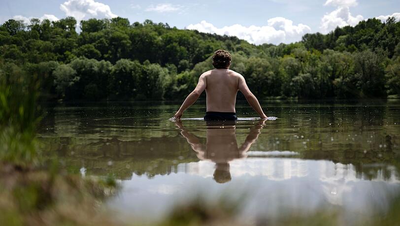 In Deutschland und Österreich kann man in fast jedem See bedenkenlos baden. (Symbolbild)