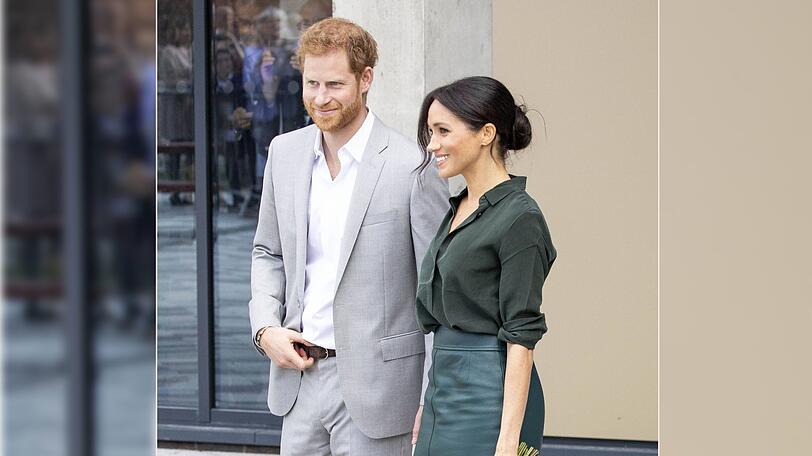 Hier war Herzogin Meghan bereits schwanger. Am 3. Oktober besuchte sie gemeinsam mit Harry das Edes House in Chichester.