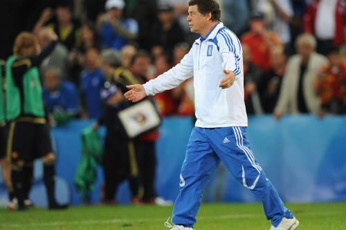 Bei einem Scheitern droht ihm der Rausschmiss: Griechen-Trainer Otto Rehhagel.