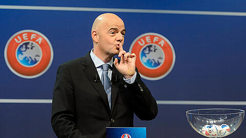 UEFA-Generalsekretär Gianni Infantino bei der Auslosung der EM-Qualifikation 2016.