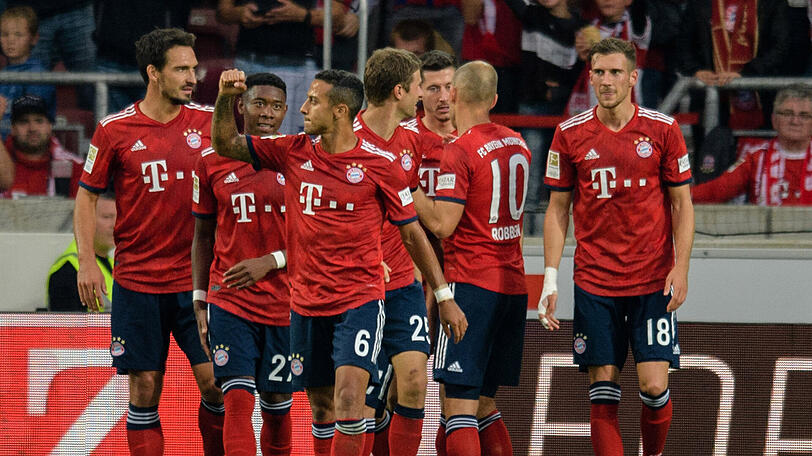 Der FC Bayern gewinnt gegen Stuttgart souverän 3:0.