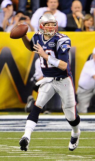 Einfach gigantisch: Die New York Giants haben den 46. Super Bowl gewonnen. Gegen die New England Patriots um Quarterback Tom Brady und den deutschen Sebastian Vollmer siegten die Giants in einem packenden Spiel mit 21:17. Hier sehen Sie die besten Bilder vom NFL-Spektakel in Indianapolis.