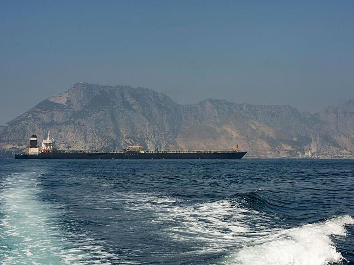 Der Supertanker "Grace 1" fährt in den Gewässern von Gibraltar.