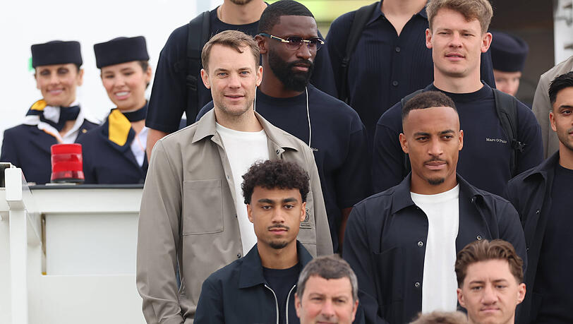 Gut gelaunt Richtung Chicago: Das DFB-Team um Manuel Neuer (l.). Gut gelaunt Richtung Chicago: Das DFB-Team um Manuel Neuer (l.).