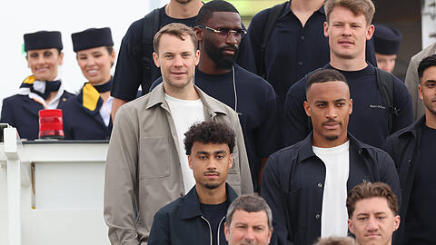 Gut gelaunt Richtung Chicago: Das DFB-Team um Manuel Neuer (l.).