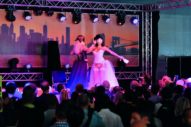 "Eros und Amore": Die heißen Bilder von der Erotikmesse in der Olympiahalle!