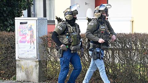 Der 35-jährige Mann konnte von der Polizei in der Wohnung des Hauses in der Schmorellstraße in Unterhaching festgenommen werden.