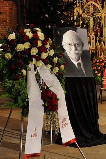 Trauerfeier in Uelzen für Peter Struck - die Bilder aus der St. Marien-Kirche