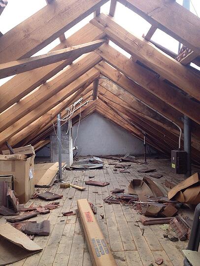 In Affing hat der Tornado gewütet und Häuser abgedeckt.
