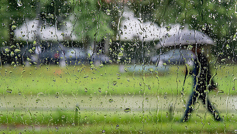 Am Wochenende wird es in ganz Bayern ziemlich ungemütlich: Durchwachsenes Wetter mit vielen Wolken und Regen sind der Normalfall. (Archivbild) Am Wochenende wird es in ganz Bayern ziemlich ungemütlich: Durchwachsenes Wetter mit vielen Wolken und Regen sind der Normalfall. (Archivbild)