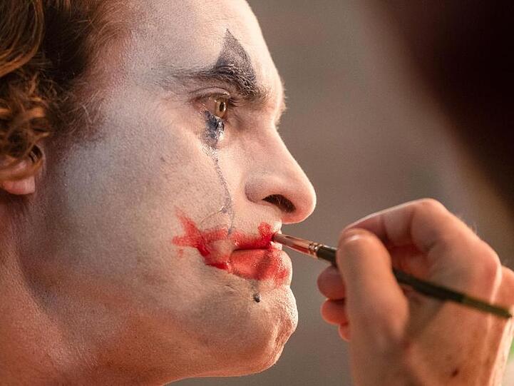 Joaquin Phoenix spielt die Hauptrolle in "Joker" von Todd Phillips. Der Film feiert in Venedig seine Premiere.