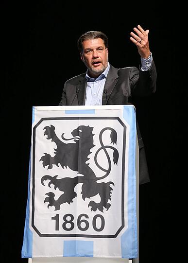 "Lasst es uns gemeisam angehen: Löwen jagen im Rudel - und nicht alleine." Hier erklärt Gerhard Mayrhofer sein Konzept und warum ihm die Mitglieder vertrauen sollen.
