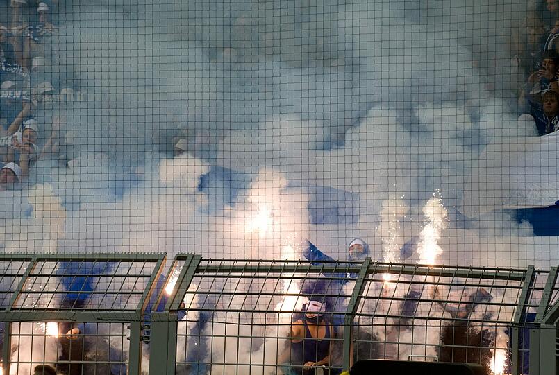 &bdquo;Dortmunder und Schalker Gewalttäter haben unser Sicherheitskonzept bewusst unterlaufen, um die gewalttätigen Auseinandersetzungen mit Unbeteiligten und dem Gegner zu suchen&ldquo;