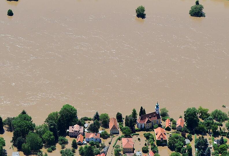Die Jahrhundert-Flut: Die bewegenden Hochwasser-Bilder.