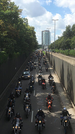 Auf dem Mittleren Ring waren tausende Biker unterwegs.