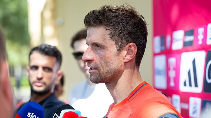 Thomas Müller äußert sich nach dem Training in Orlando zu seiner Zukunft.