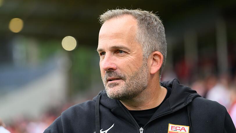Augsburgs Trainer Baum bekam in Cottbus wichtige Erkenntnisse. Augsburgs Trainer Baum bekam in Cottbus wichtige Erkenntnisse.