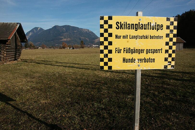 Besonders hart trifft der milde Winterbeginn die Wintersportorte, wie hier Garmisch: Langlauf dürfte schwierig werden.
