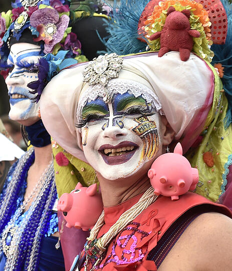 Wilde Kostüme und gute Laune - Impressionen vom Life Ball 2017 in Wien.
