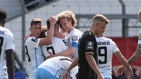 Hatten zuletzt viel Grund zum Jubeln: Die Löwen-Kicker um Marius Wörl und Jesper Verlaat.
