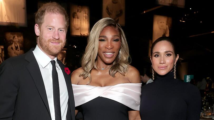 Prinz William und Herzogin Meghan nahmen Serena Williams in ihre Mitte.