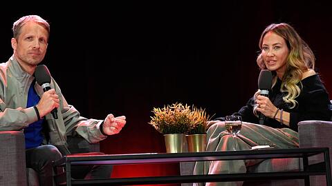 Sandy Meyer-W&ouml;lden feiert ihr Podcast-Comeback mit Oliver Pocher.