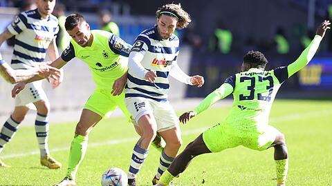 Hier noch im Zebra-Trikot gegen den TSV 1860 aktiv: Marlon Frey (M.), künftig ein Löwe.