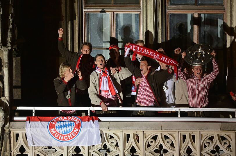 Weitere Bilder von der Meister-Party.