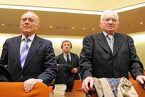 Philip Bialowitz und Thomas Blatt am Landgericht.