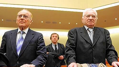 Philip Bialowitz und Thomas Blatt am Landgericht. Philip Bialowitz und Thomas Blatt am Landgericht.